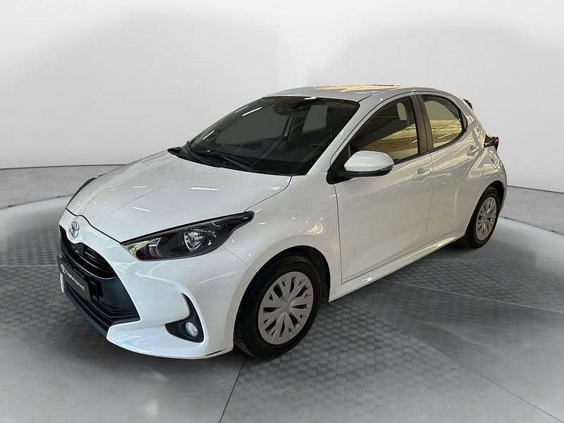 Usata Toyota Yaris Active 72 CV (52 kW) 2023 Bianco Berlina