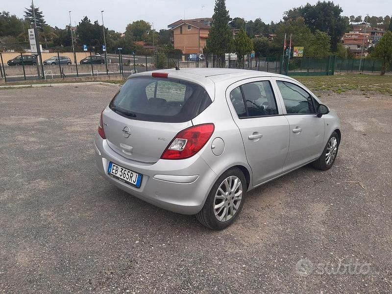 Usata Opel Corsa 80 CV (58 kW) 2010 Grigio Utilitaria
