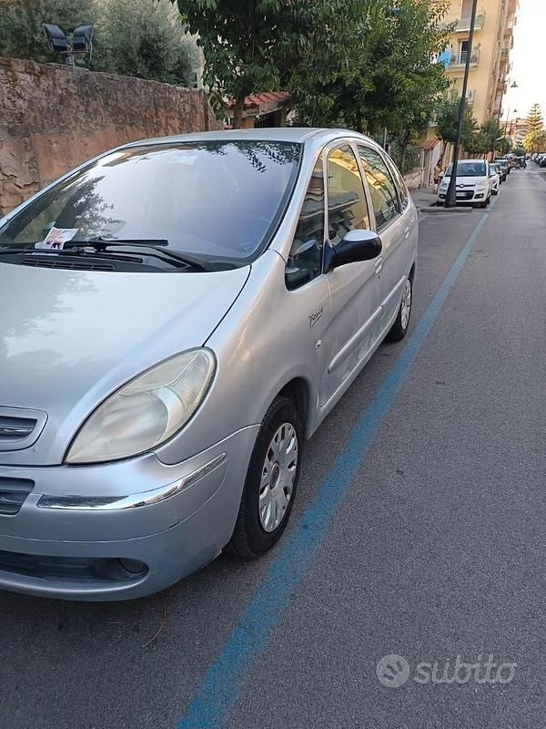 Usata Citroën Xsara Picasso 109 CV (80 kW) 2007 Grigio Monovolume