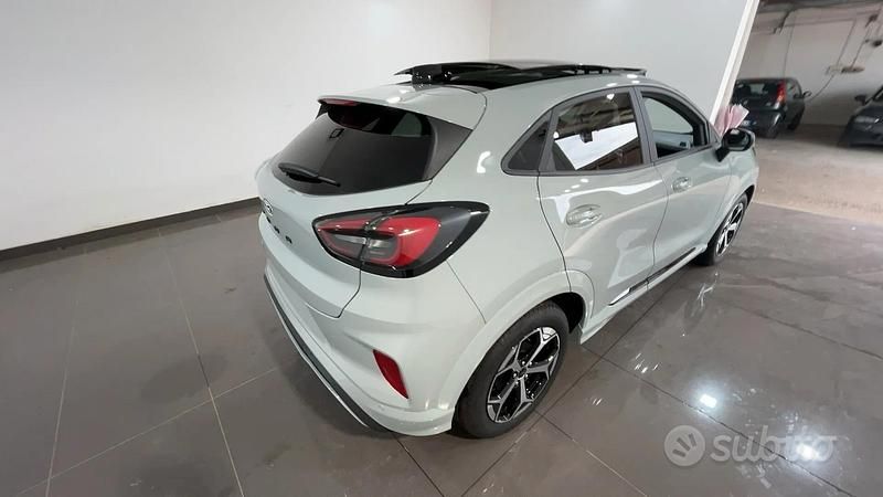 Nuova Ford Puma ST-Line 125 CV (91 kW) 2025 Cactus gray SUV