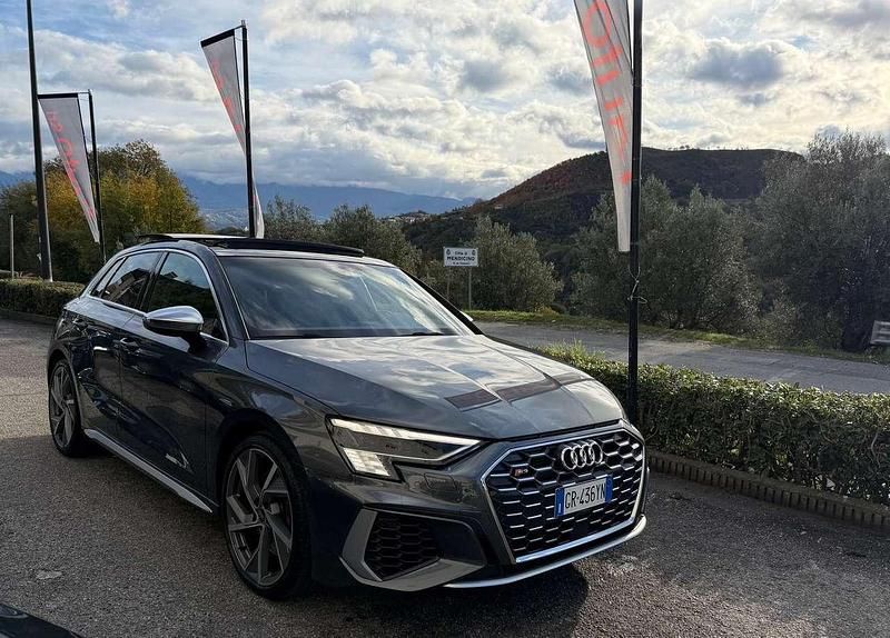 Usata Audi S3 Sport 310 CV (228 kW) 2023 Grigio daytona Berlina