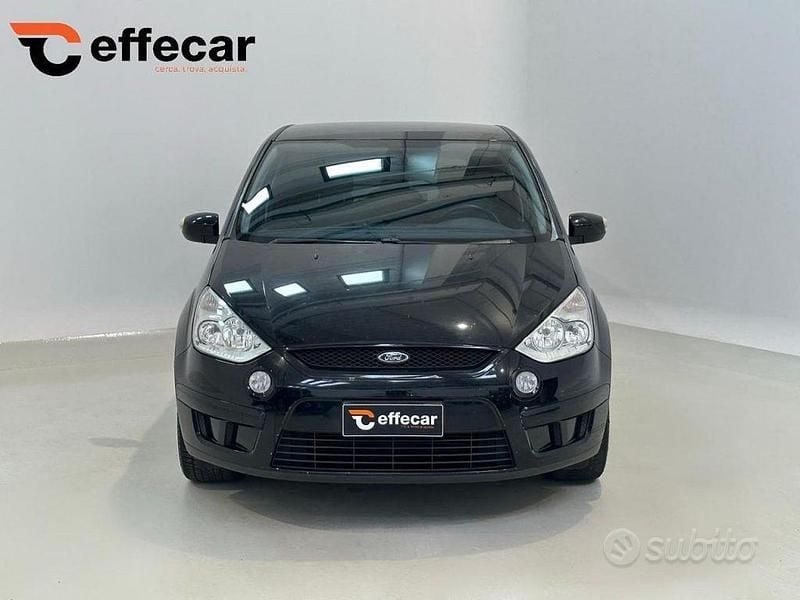 Usata Ford S-MAX Titanium 140 CV (102 kW) 2008 Nero Monovolume