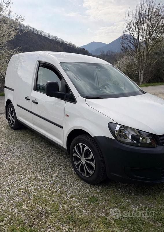 Usata VW Caddy 102 CV (75 kW) 2011 Monovolume