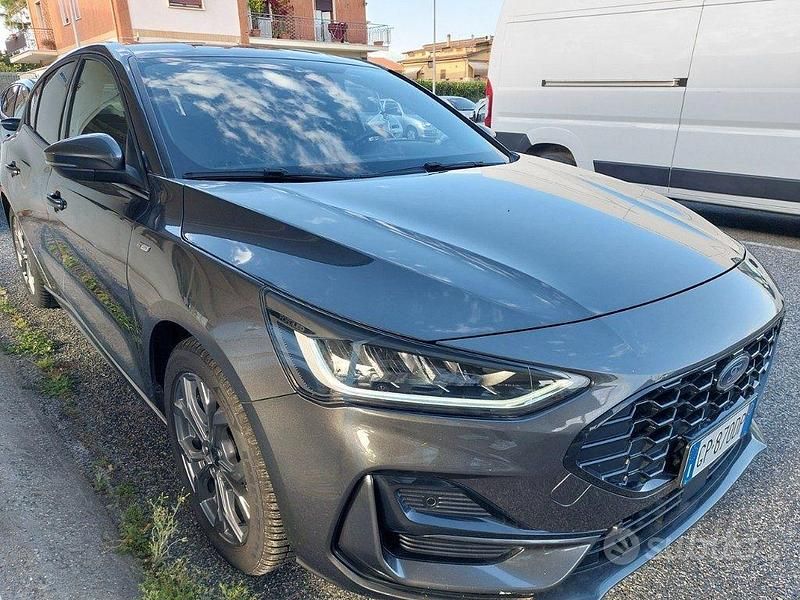 Usata Ford Focus ST 125 CV (91 kW) 2023 Grigio Berlina