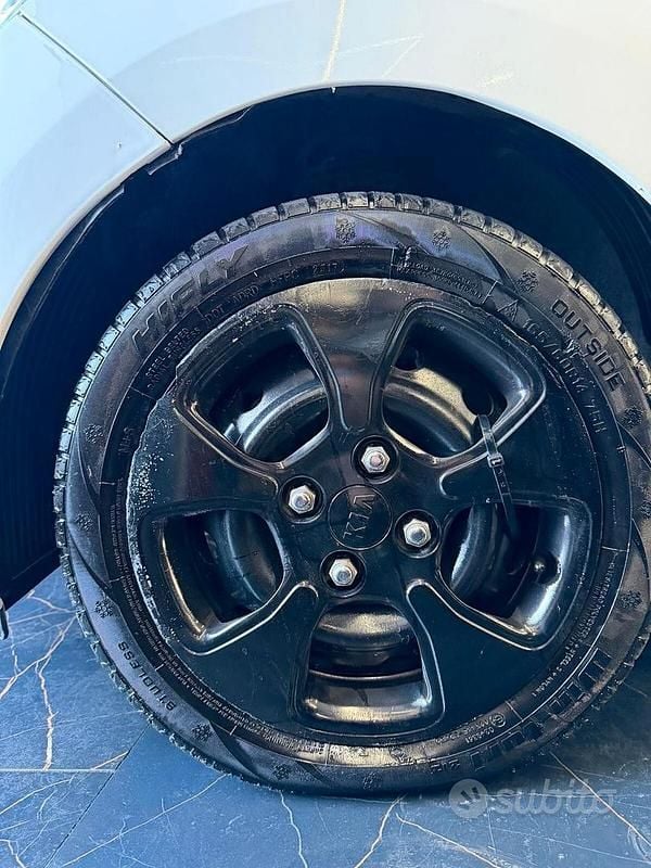 Usata Dacia Sandero Lauréate 75 CV (55 kW) 2015 Bianco Berlina