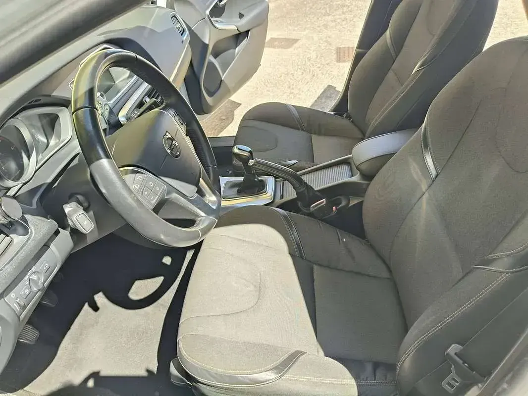 Usata Volvo V40 CC Momentum 150 CV (110 kW) 2016 Bianco Station wagon