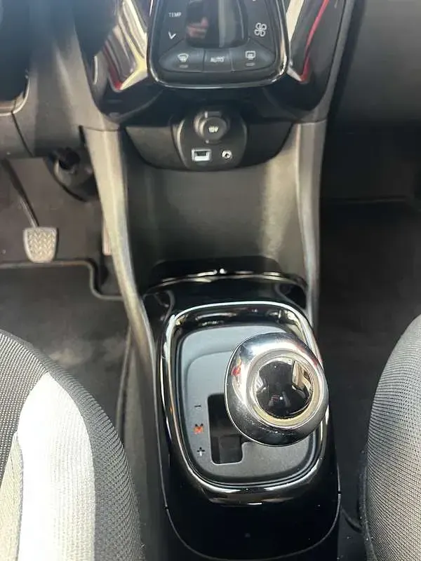 Usata Toyota Aygo X-play 73 CV (53 kW) 2016 Utilitaria