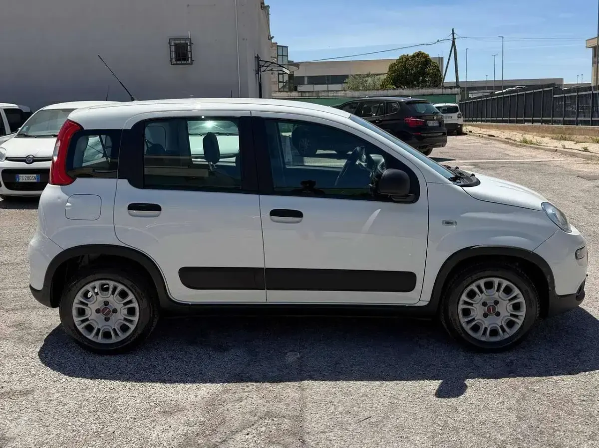 Usata Fiat Panda Street 69 CV (50 kW) 2022 Bianco Utilitaria