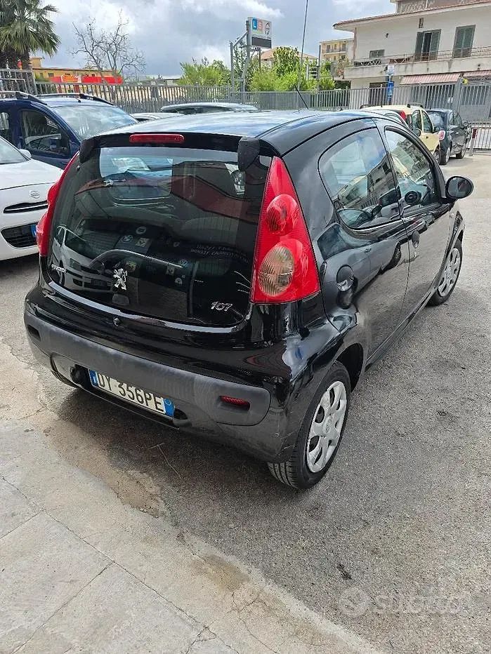 Usata Peugeot 107 68 CV (50 kW) 2009 Nero Utilitaria