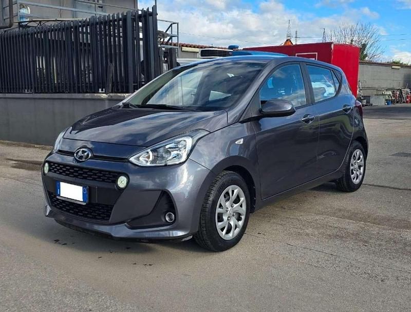 Grigio scuro Usata 2018 Hyundai i10 Due volumi | 9490 € (Buon prezzo) - Immagine 1/4