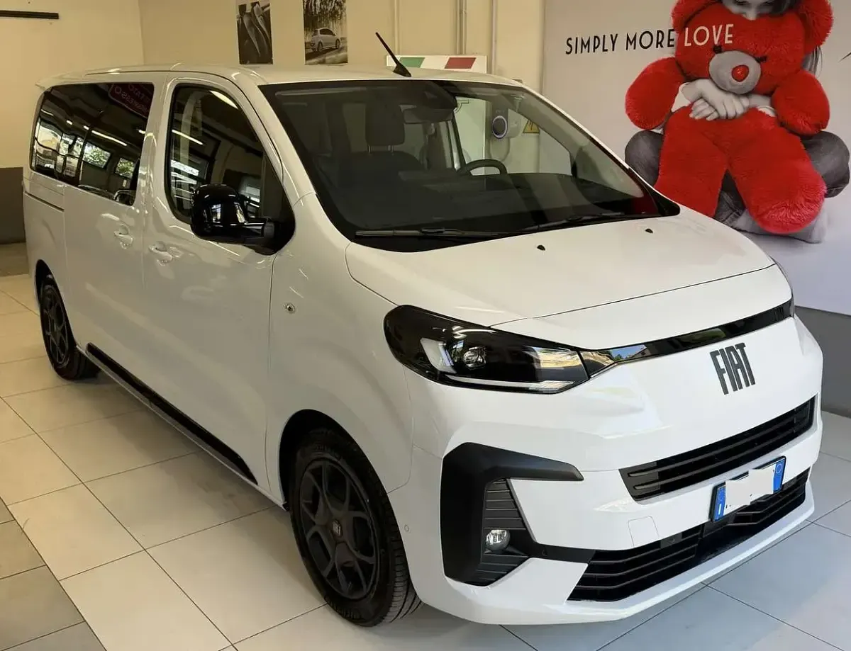 Usata Fiat Ulysse 131 kW (179 CV) 2025 Bianco Monovolume