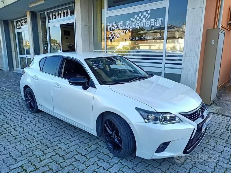 Usata Lexus CT200h 99 CV (72 kW) 2017 Bianco Berlina