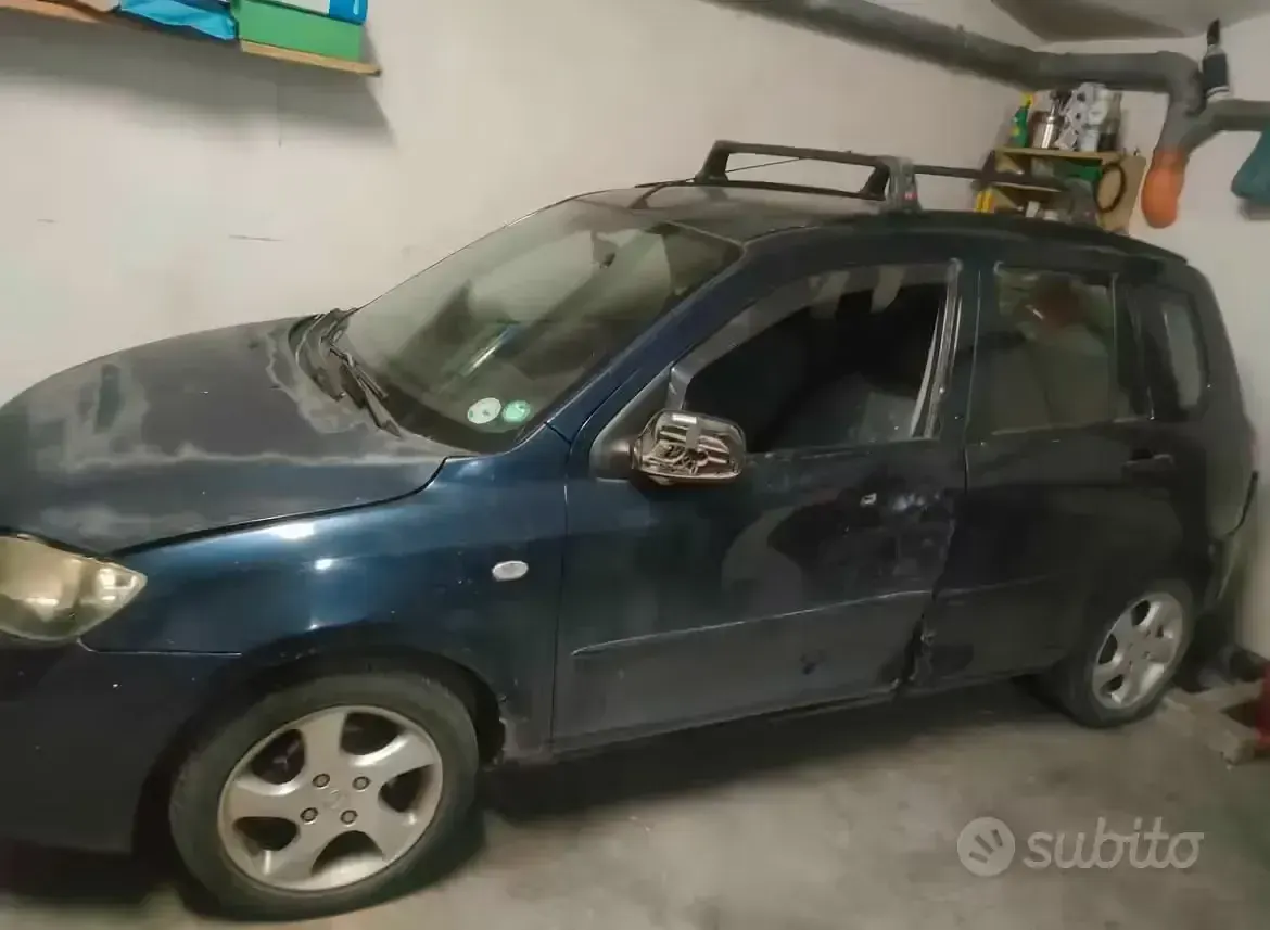 Usata Mazda 2 68 CV (50 kW) 2004 Blu Utilitaria