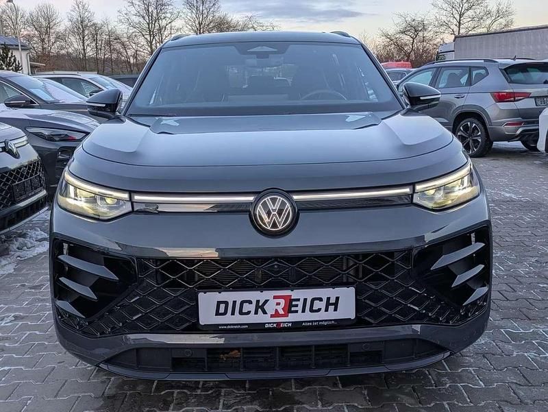 Usata VW Tayron R-line 193 CV (141 kW) 2025 Delfingrau metallic SUV