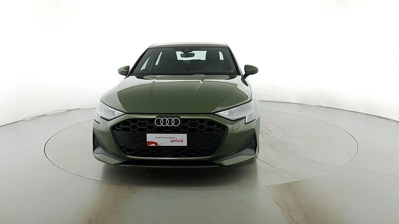 Usata Audi A3 Business 116 CV (85 kW) 2025 Verde distretto metallizzato Berlina