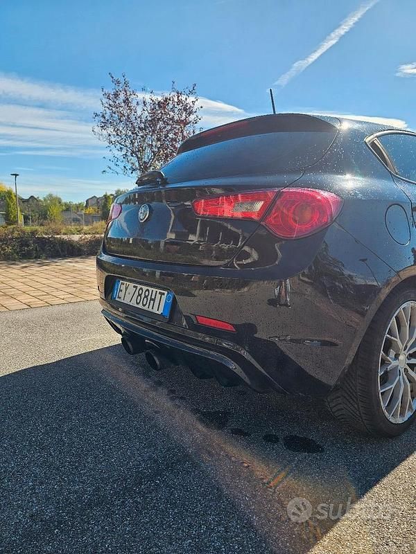 Usata Alfa Romeo Giulietta 105 CV (77 kW) 2015 Nero Utilitaria