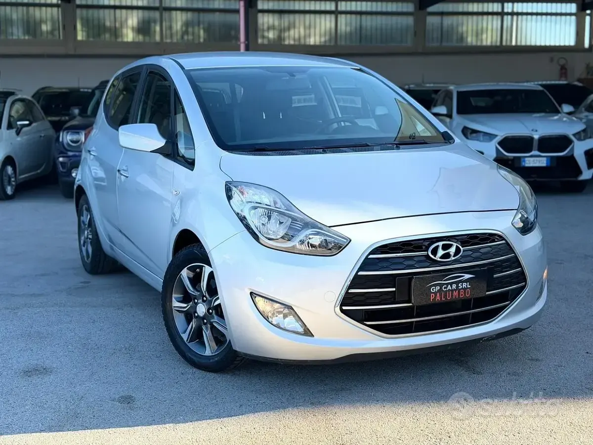 Usata Hyundai ix20 Comfort 90 CV (66 kW) 2016 Grigio Utilitaria