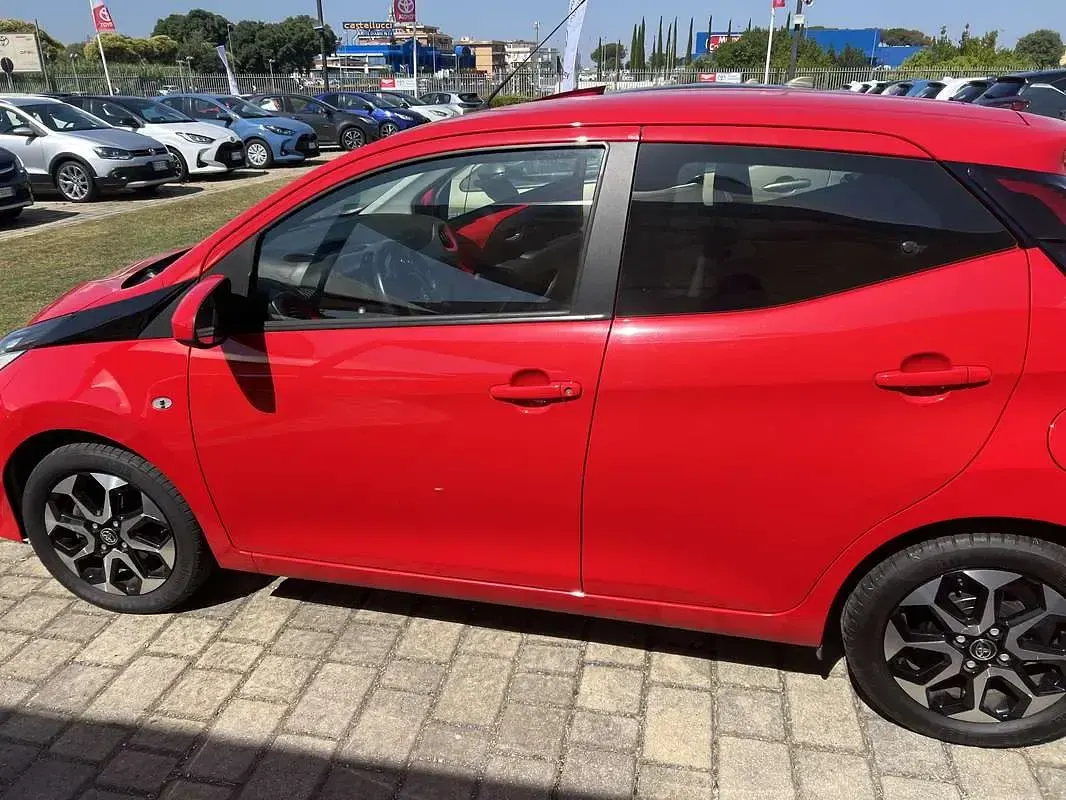 Usata Toyota Aygo X-play 72 CV (52 kW) 2021 Utilitaria