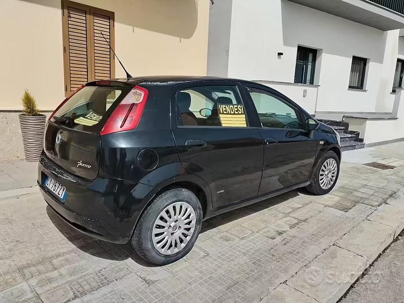 Usata Fiat Punto 90 CV (66 kW) 2006 Nero Utilitaria