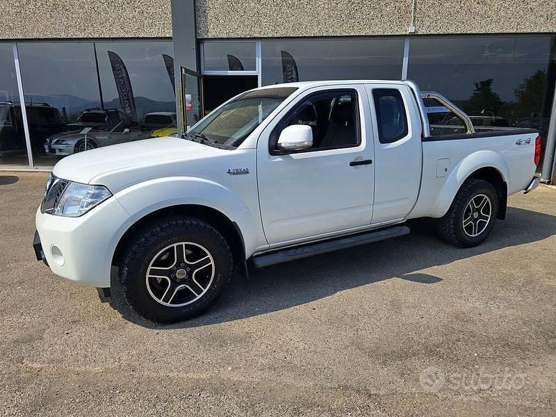 Usata Nissan Navara 190 CV (139 kW) 2012 Bianco Pick-up