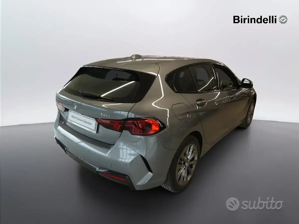 Nuova BMW 118 150 CV (110 kW) 2025 Skyscraper grey metallic Utilitaria