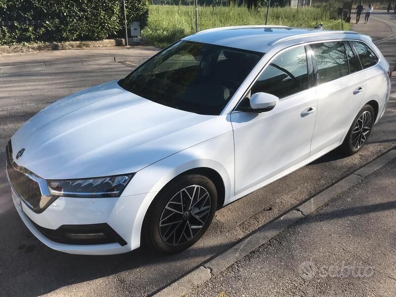 Usata Skoda Octavia 110 CV (80 kW) 2021 Bianco Station wagon