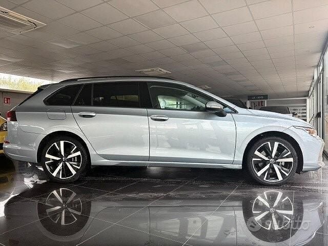 Usata VW Golf VIII Edition 150 CV (110 kW) 2025 Grigio Station wagon