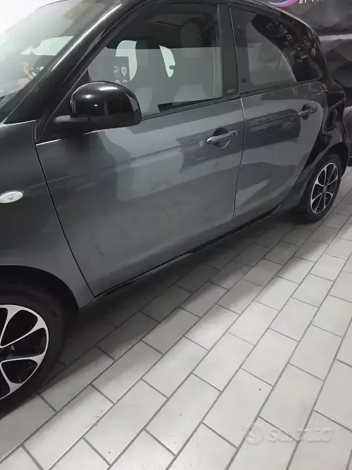 Usata Smart ForFour Prime 71 CV (52 kW) 2016 Nero Utilitaria