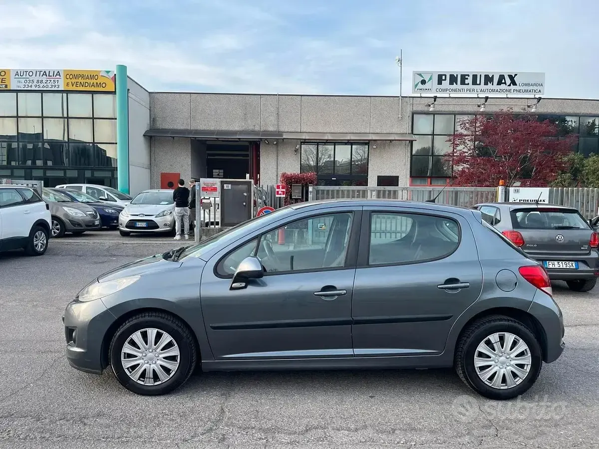 Gebraucht Peugeot 207 Sport 73 PS (53 kW) 2010 Grau Limousine
