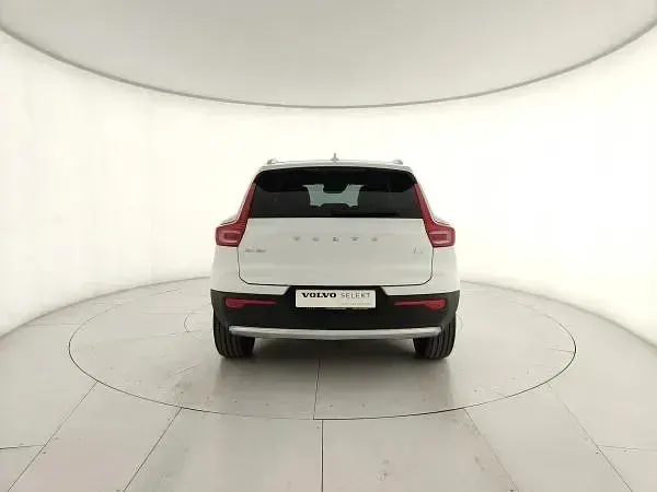 Usata Volvo XC40 Core 155 CV (114 kW) 2023 Bianco SUV