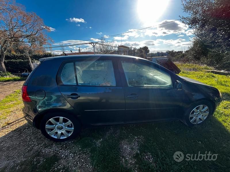 Usata VW Golf IV 2005 Blu Berlina