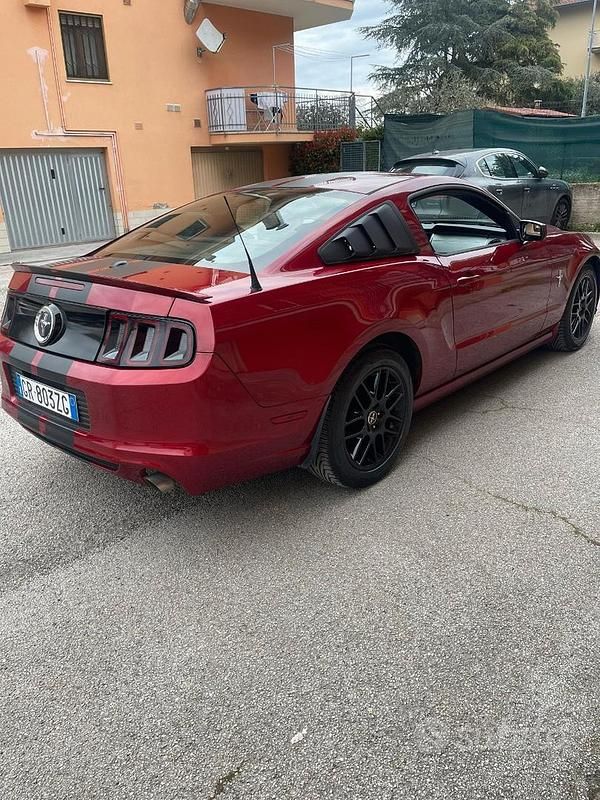 Usata Ford Mustang 306 CV (225 kW) 2014 Rosso Coupé