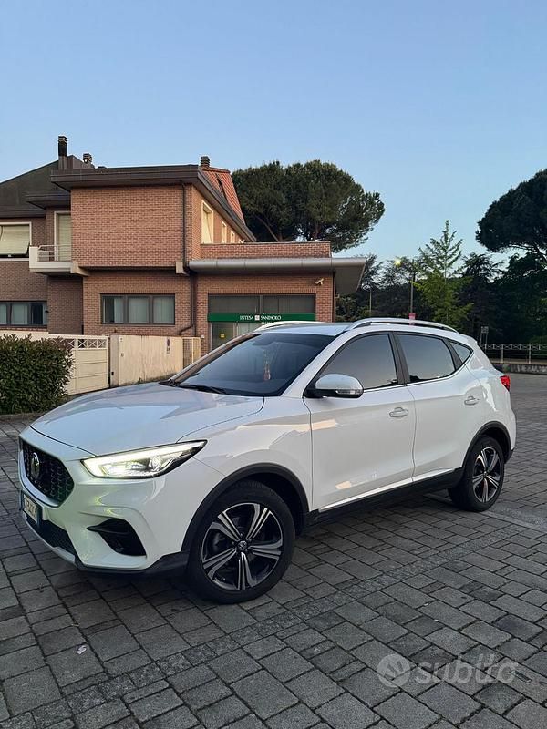 Bianco Usata 2024 MG ZS Tre volumi | 17.000 € (Buon prezzo) - Immagine 1/3