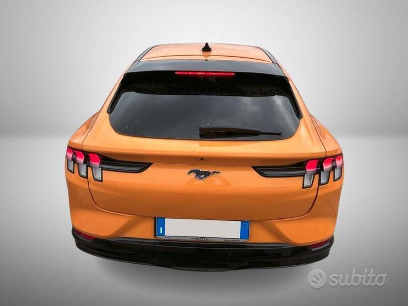 Usata Ford Mustang Mach-E Extended Range 216 kW (294 CV) 2024 Arancione SUV