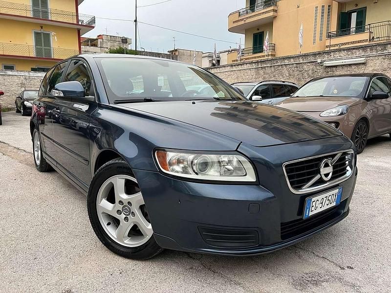 Usata Volvo V50 R-Design 115 CV (84 kW) 2011 Grigio Station wagon