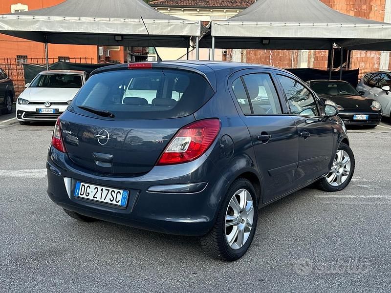 Usata Opel Corsa Enjoy 90 CV (66 kW) 2007 Grigio Utilitaria