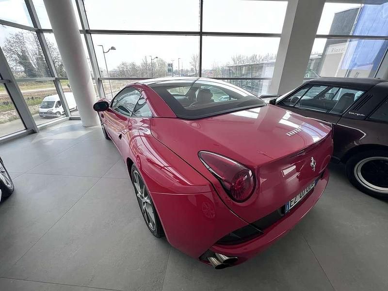 Usata Ferrari California 489 CV (359 kW) 2012 Cabrio