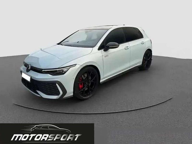 Usata VW Golf VIII GTI 265 CV (194 kW) 2025 Crystal ice blue Berlina