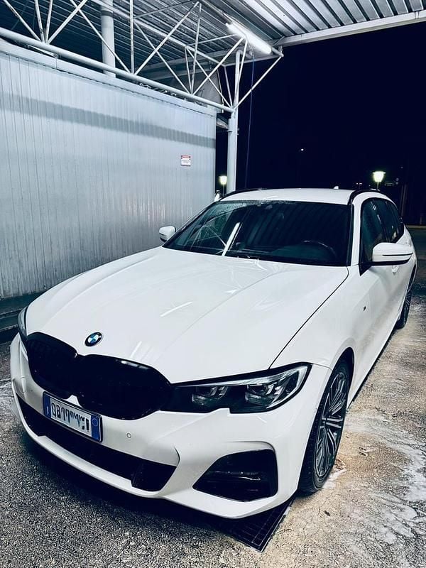Bianco Usata 2021 BMW 320 M Sport Station wagon | 30.000 € (Super prezzo) - Immagine 1/4