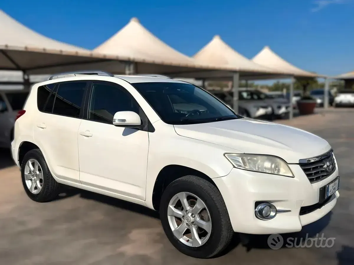 Usata Toyota RAV4 150 CV (110 kW) 2010 Bianco SUV