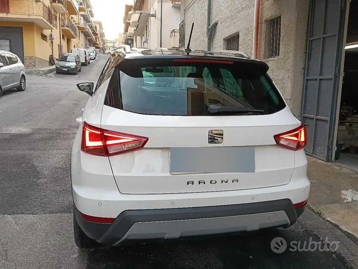Usata Seat Arona 95 CV (69 kW) 2018 Bianco SUV
