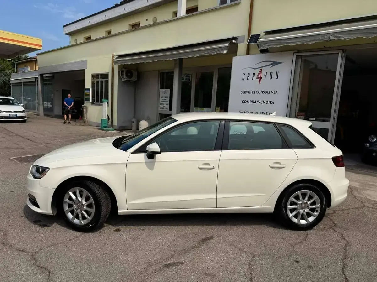 Usata Audi A3 Ambition 105 CV (77 kW) 2014 Bianco Berlina
