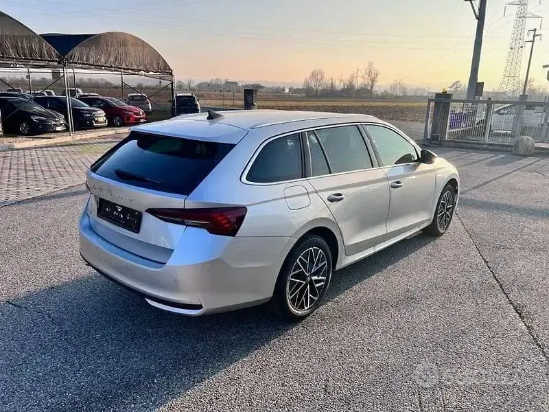 Nuova Skoda Octavia Executive 150 CV (110 kW) 2025 Grigio Station wagon