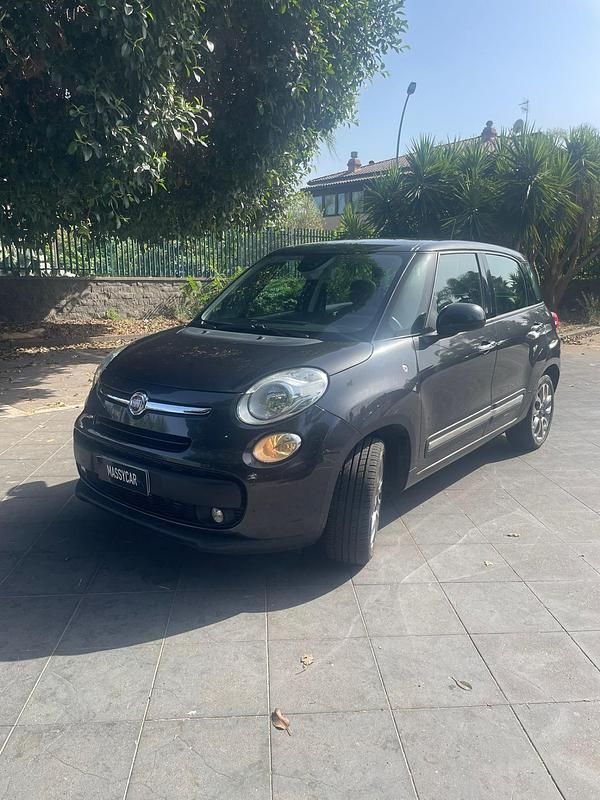 Grigio Usata 2015 Fiat 500L Lounge Monovolume | 7499 € (Buon prezzo) - Immagine 1/4