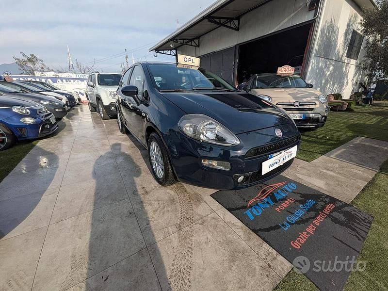 Usata Fiat Punto Street 77 CV (56 kW) 2014 Nero Utilitaria