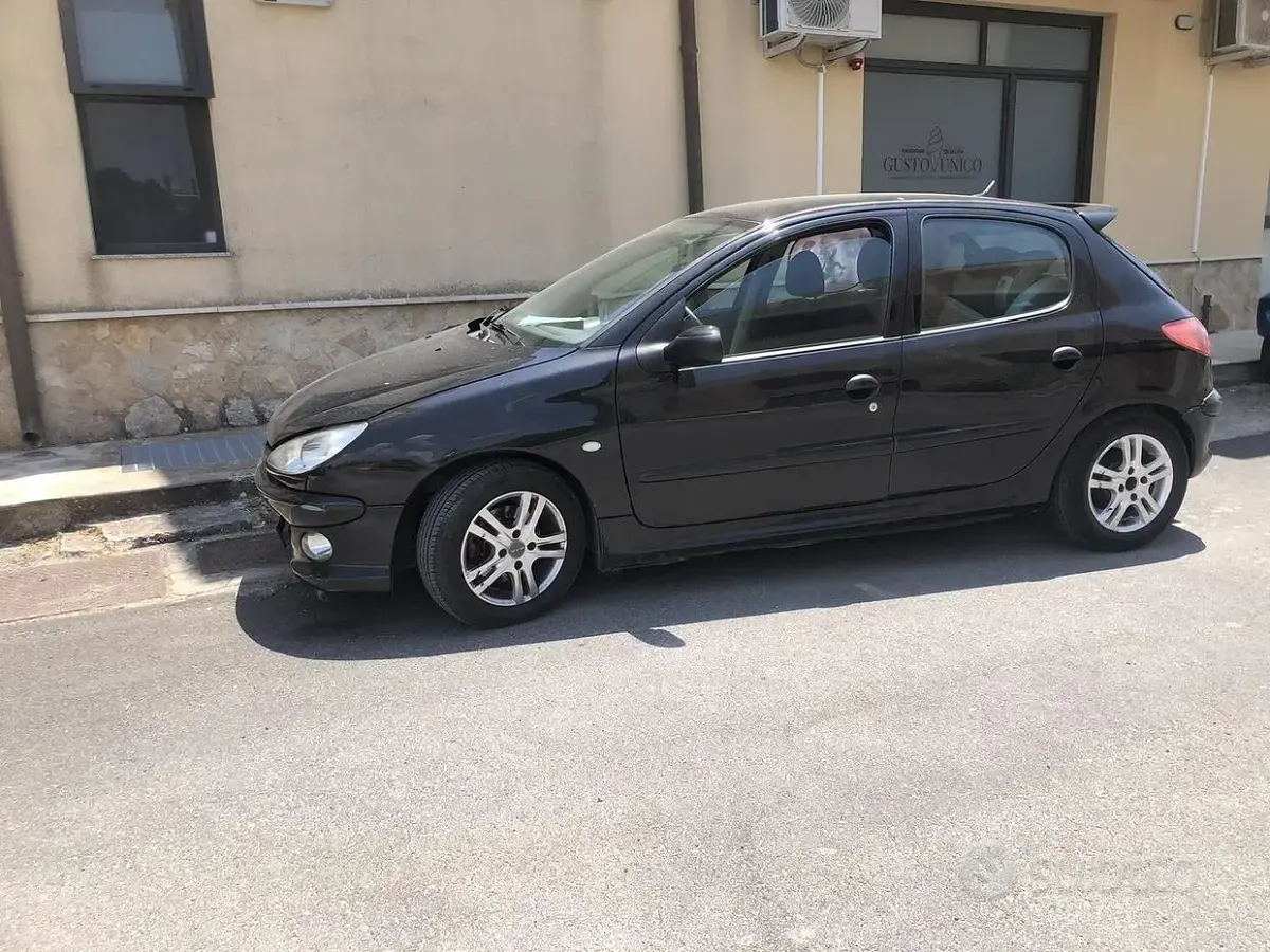Usata Peugeot 206 68 CV (50 kW) 2007 Nero Berlina