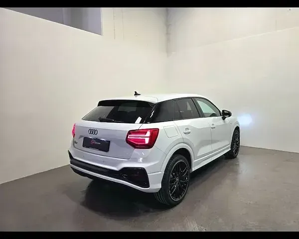 Nuova Audi Q2 Ambiente 150 CV (110 kW) 2026 Bianco ghiacciaio metallizzato SUV