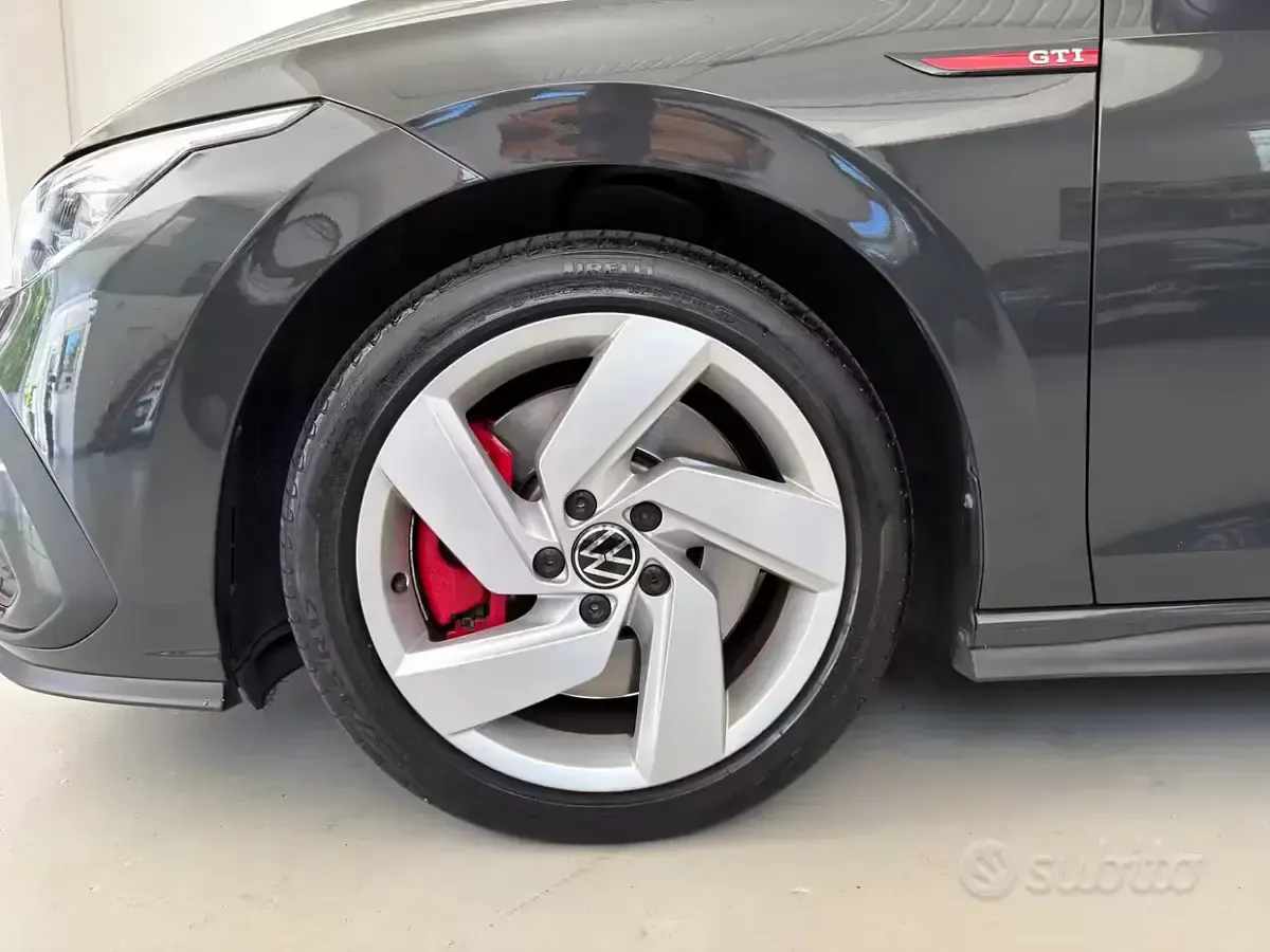 Usata VW Golf VIII GTI 245 CV (180 kW) 2021 Grigio Berlina