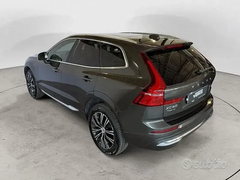 Usata Volvo XC60 Inscription 455 CV (334 kW) 2022 Grigio SUV