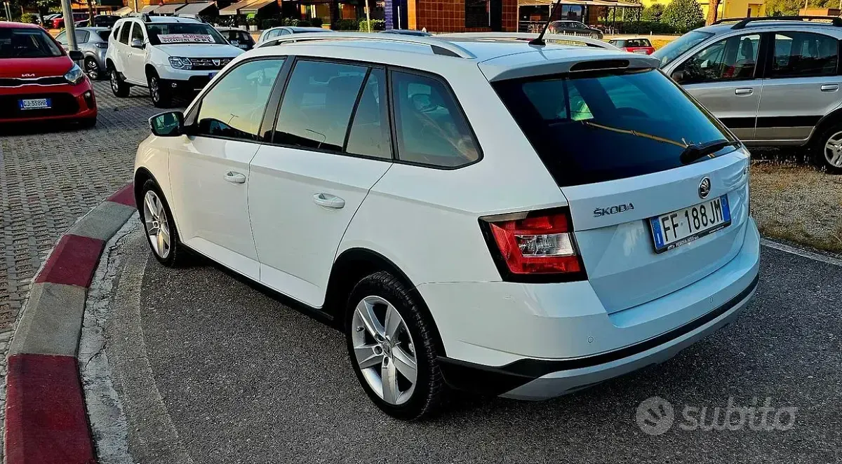 Begagnad Skoda Fabia Design Edition 90 HK (66 kW) 2016 Vit Sedan